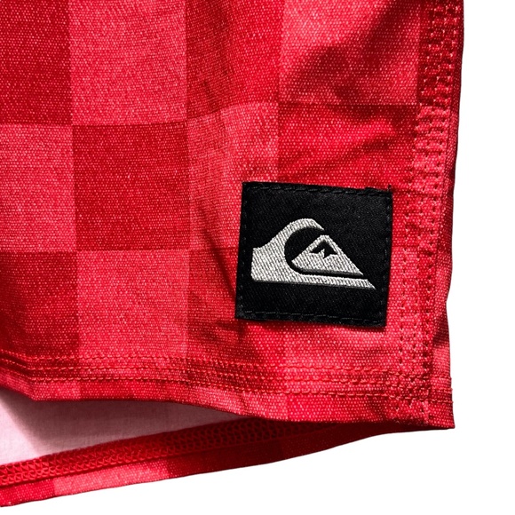 QUICKSILVER RED CHECKERBOARD WITH BLUE WAISTBAND BOARD SHORTS - Picture 13 of 13
